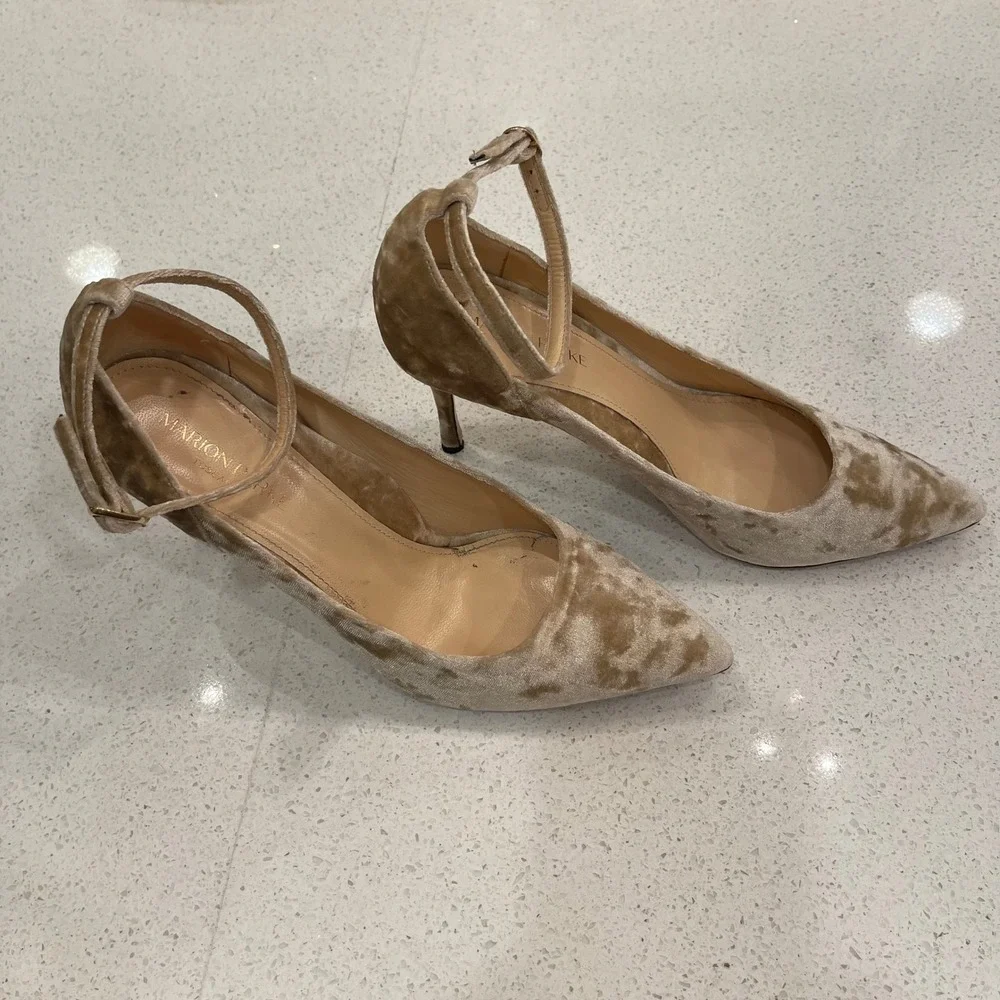 MARION PARKE Muse Pumps Velvet Ankle Strap‎ Pointed Toe Heels Size 40 Champagne